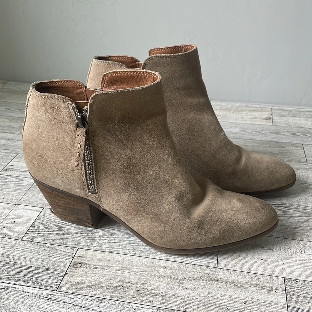 Frye & Co. Ash Suede Booties - Picture 14 of 14
